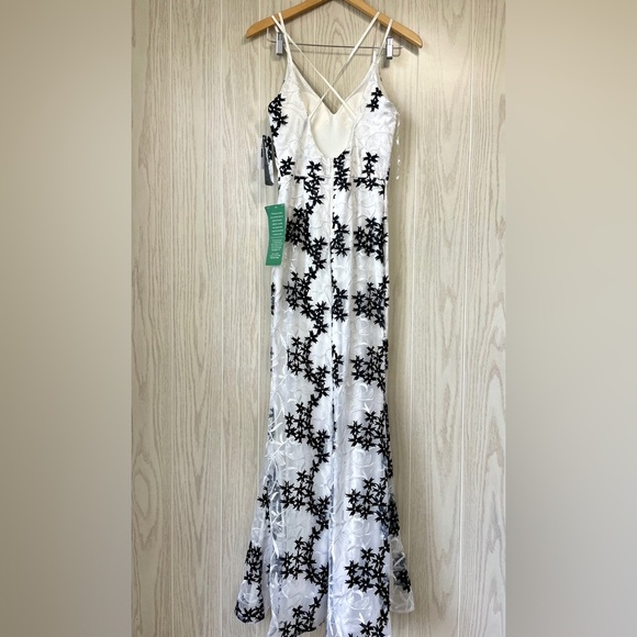 My Michelle Embroidered Floral Maxi Dress Black White Size 3 NWT $200 MSRP - Picture 8 of 8